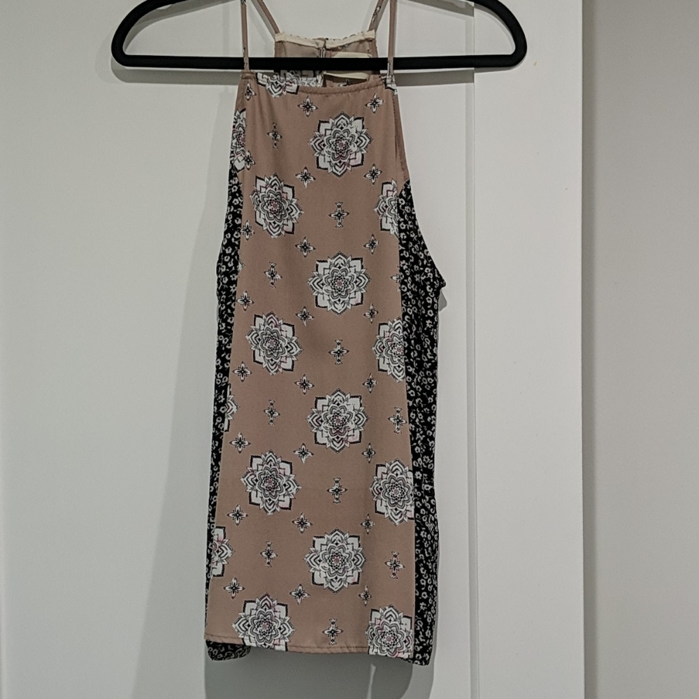 En Elly Halter Top